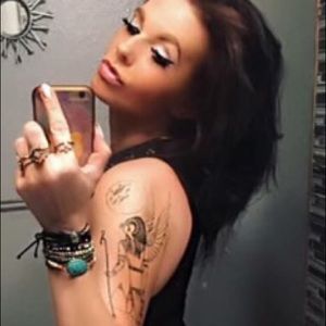 Meet your Posher, Christie